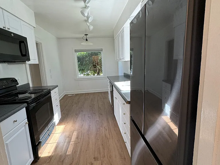 37 NE 47th Ave — Photo 10