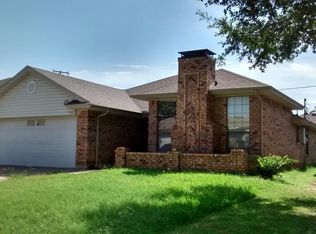 717 Cross Ridge Cir N, Fort Worth, TX 76120