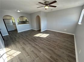 1924 Tusa Dr, Violet, LA