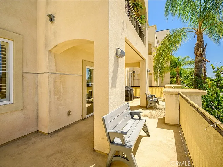 6800 Corbin Ave — Photo 31