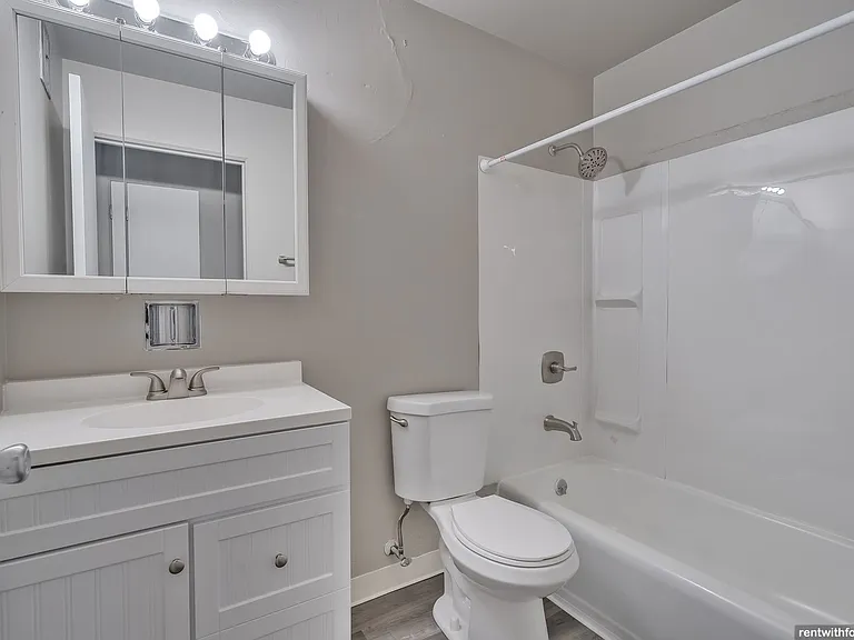 1004 Main St — Photo 6