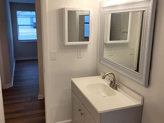 4th image of 1001 Alba Dr