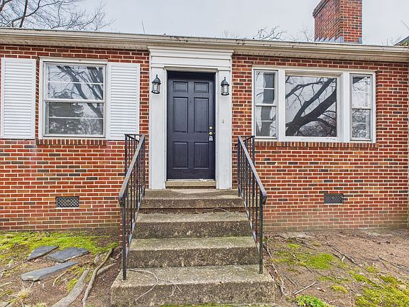 3rd image of 637 Woodhaven Dr