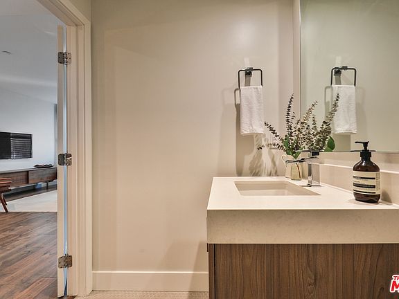 5th image of 3715 W San Marino St #204