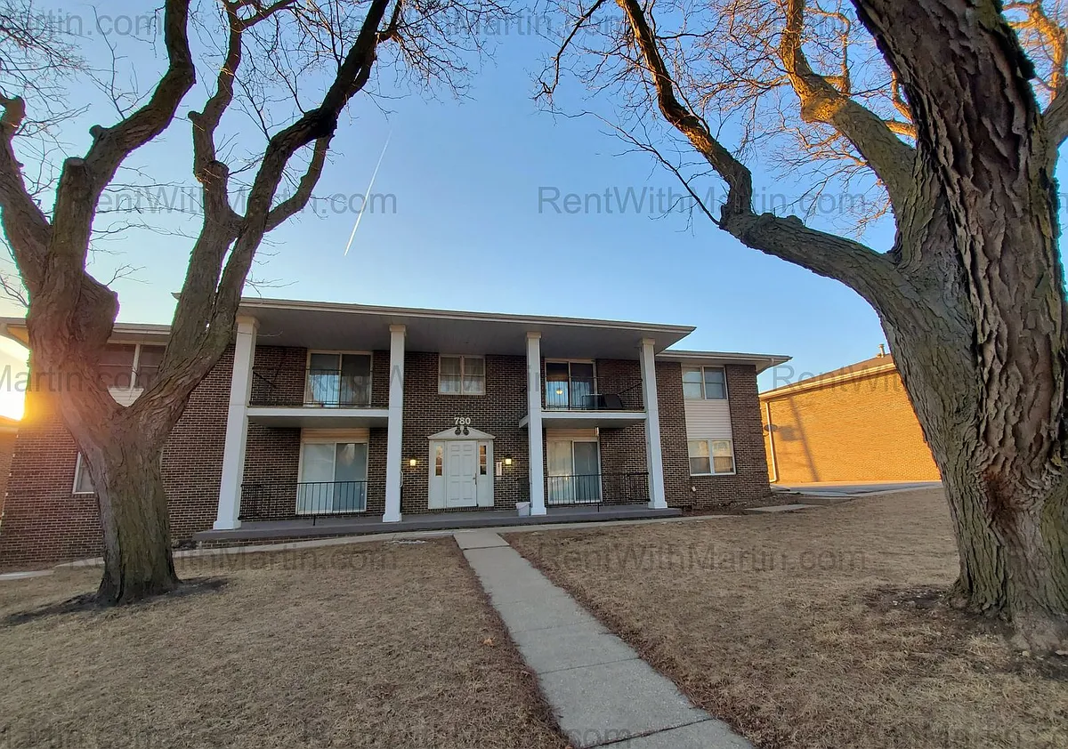 Building Photo - 780 Russell Rd #2