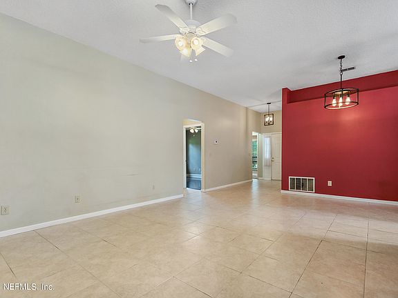 5th image of 8031 Macnaughton Dr