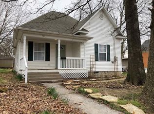 524 Walnut St, Carthage, MO 64836