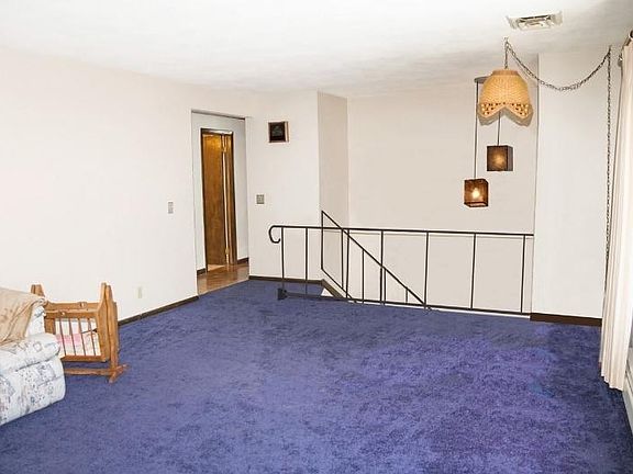 3rd image of 112 N Willard Ave