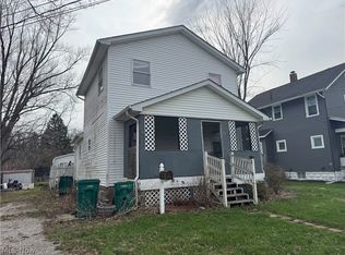 45 S Cedar St, Geneva, OH 44041