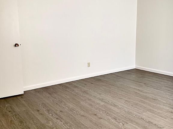 5th image of 2070 Radio Ave #121