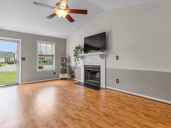 5th image of 3401 Dana Ln