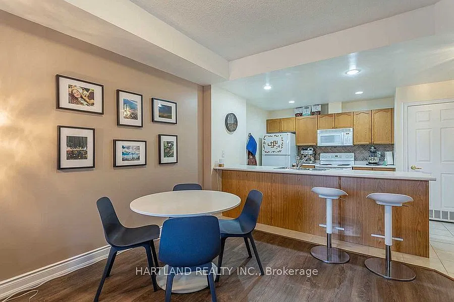 399 Elizabeth St — Photo 4