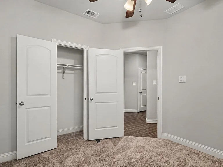 1425 Waverley Dr — Photo 18