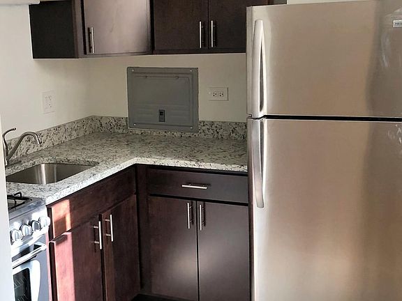 5th image of 6211 N Kenmore Ave APT 203