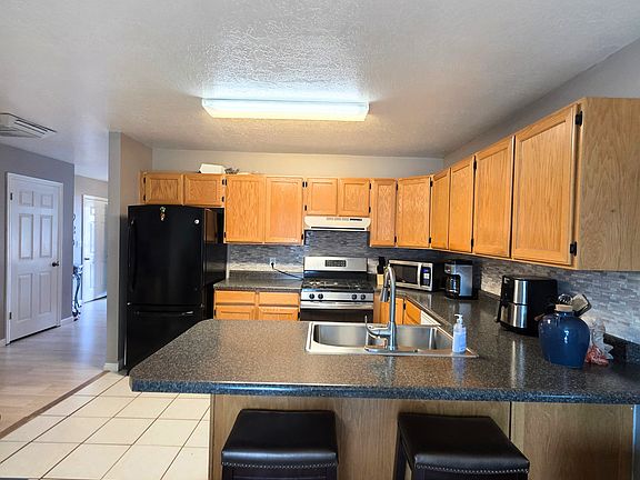 4th image of 214 Meadow View Dr