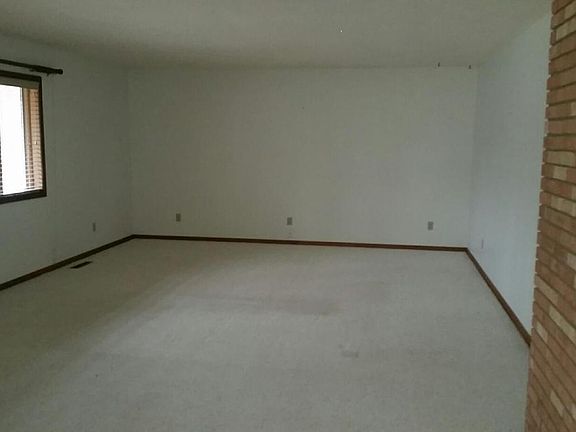 5th image of 9338 Elmwood Ct