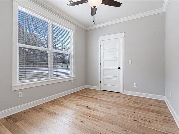 4th image of 14 Skye Dr