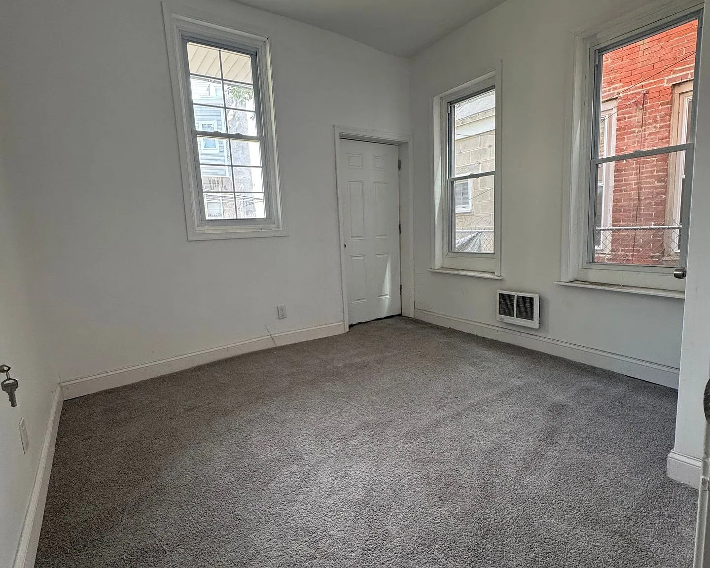 4133 Pennsgrove St — Photo 2