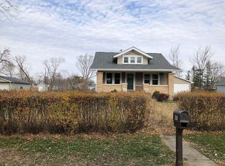 1534 Center St NE, Cedar Rapids, IA 52402