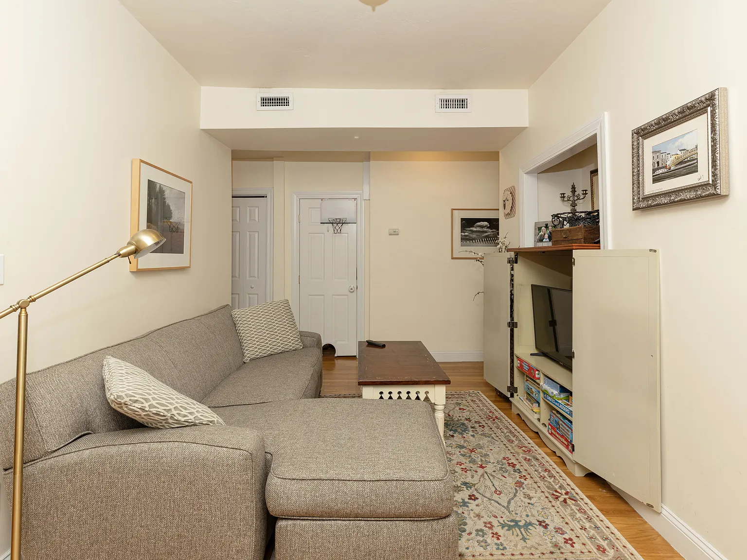 2 bed, 2.0 bath, 1250 sqft, $4,200 — Photo 3