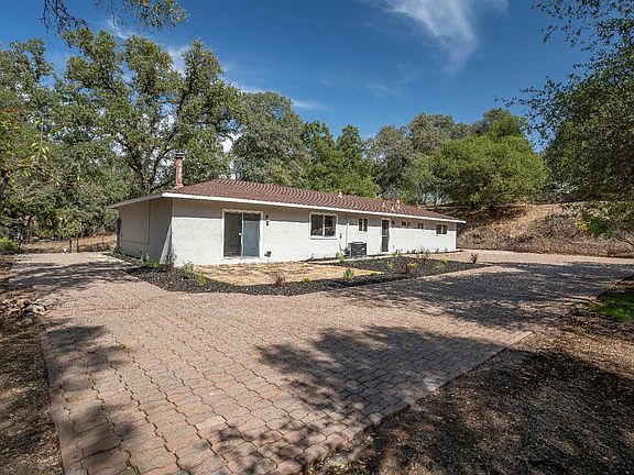 4th image of 6200 Green Valley Rd