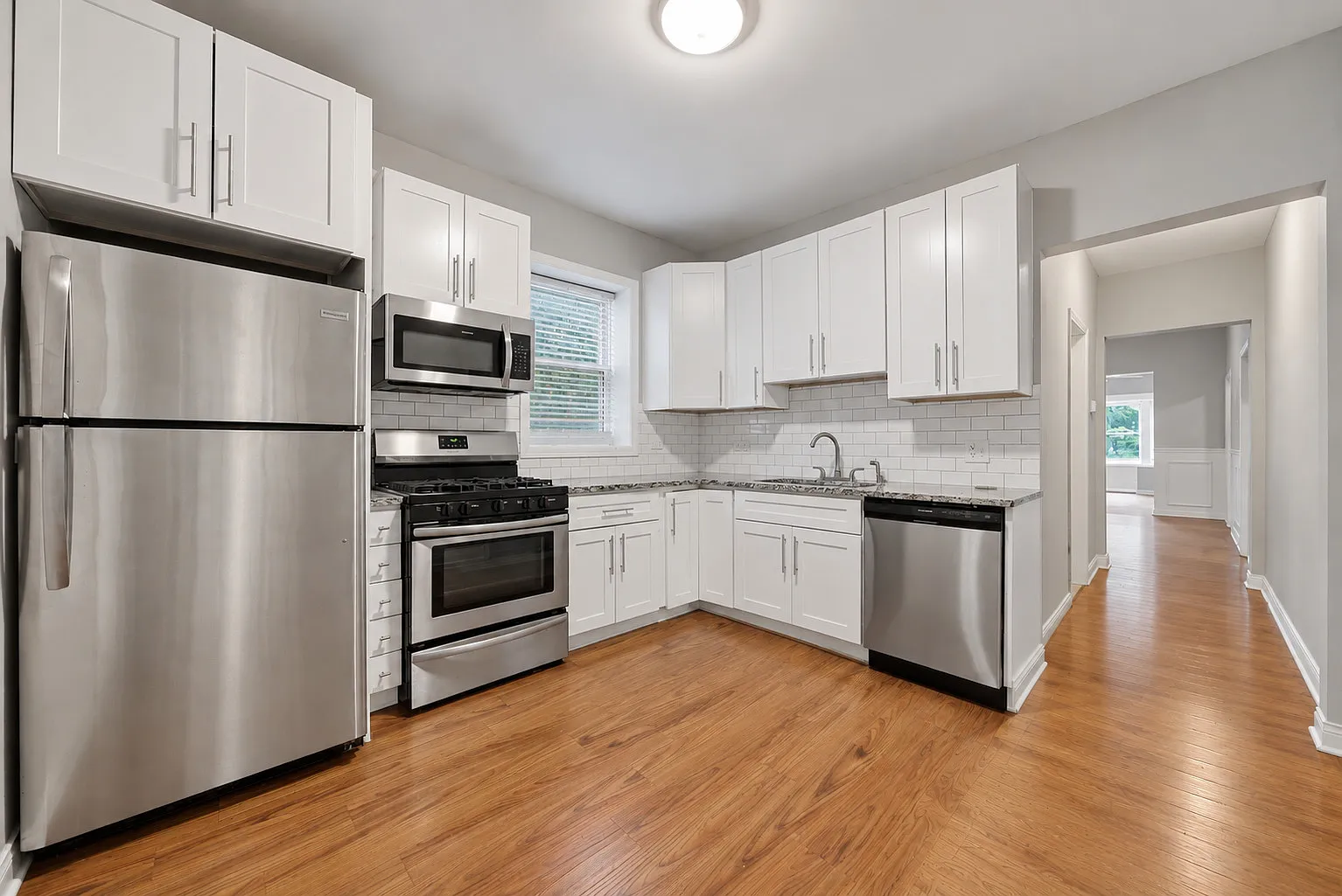 3 bed, $2,600 — Photo 2