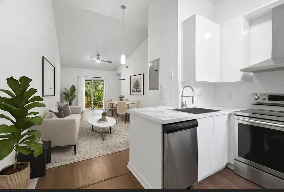 2 bed, 2.0 bath, 26992 sqft, $2,399 — Photo 3