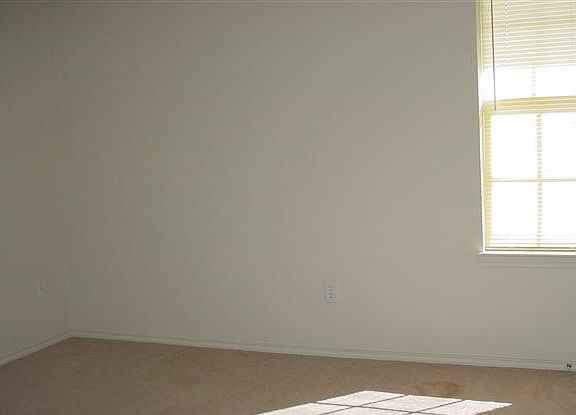 2nd image of 3602 Malibu Ln APT B