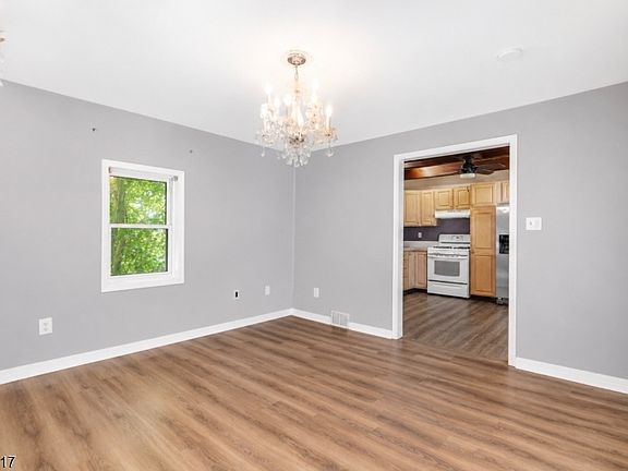 4th image of 340 3Rd Ave