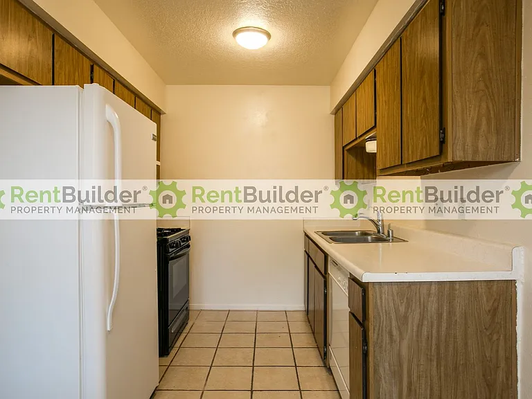 12124 Menaul Blvd NE — Photo 15