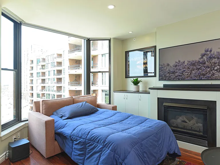 500 W Harbor Dr #1020 — Photo 17