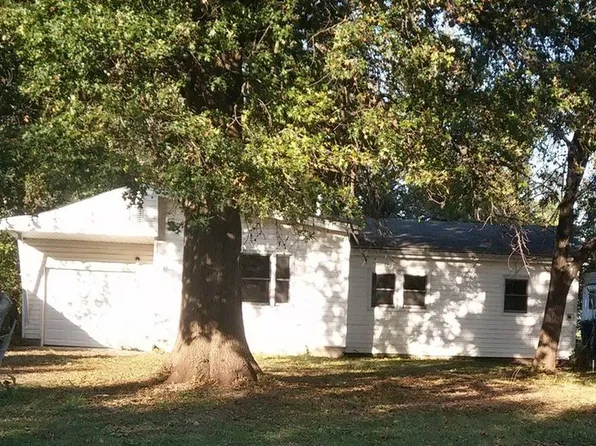 1927 Harvest Ave, Cahokia, IL 62206