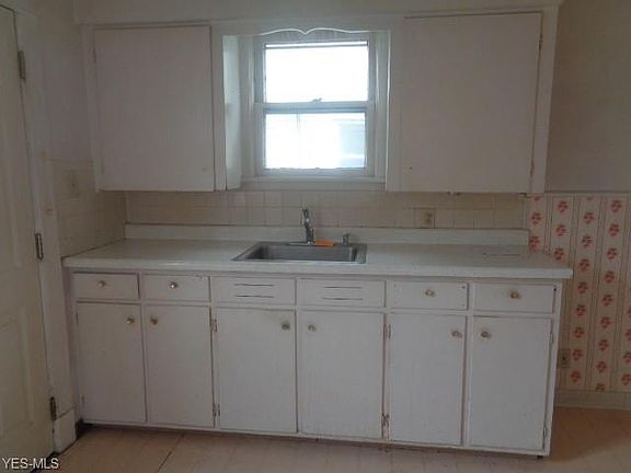 4th image of 3513 W 118th St