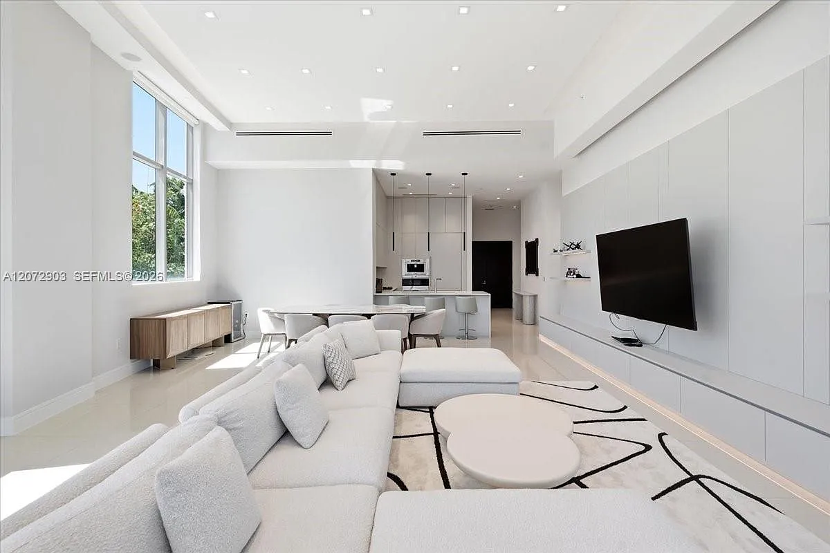 Echo Condo — Photo 1
