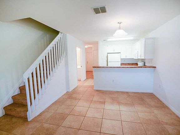 2nd image of 4066 Oak Landing Dr #4066