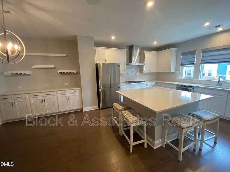 806 Grafton Peak Ln — Photo 7
