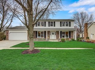115 Brookfield Ln, Geneva, IL 60134