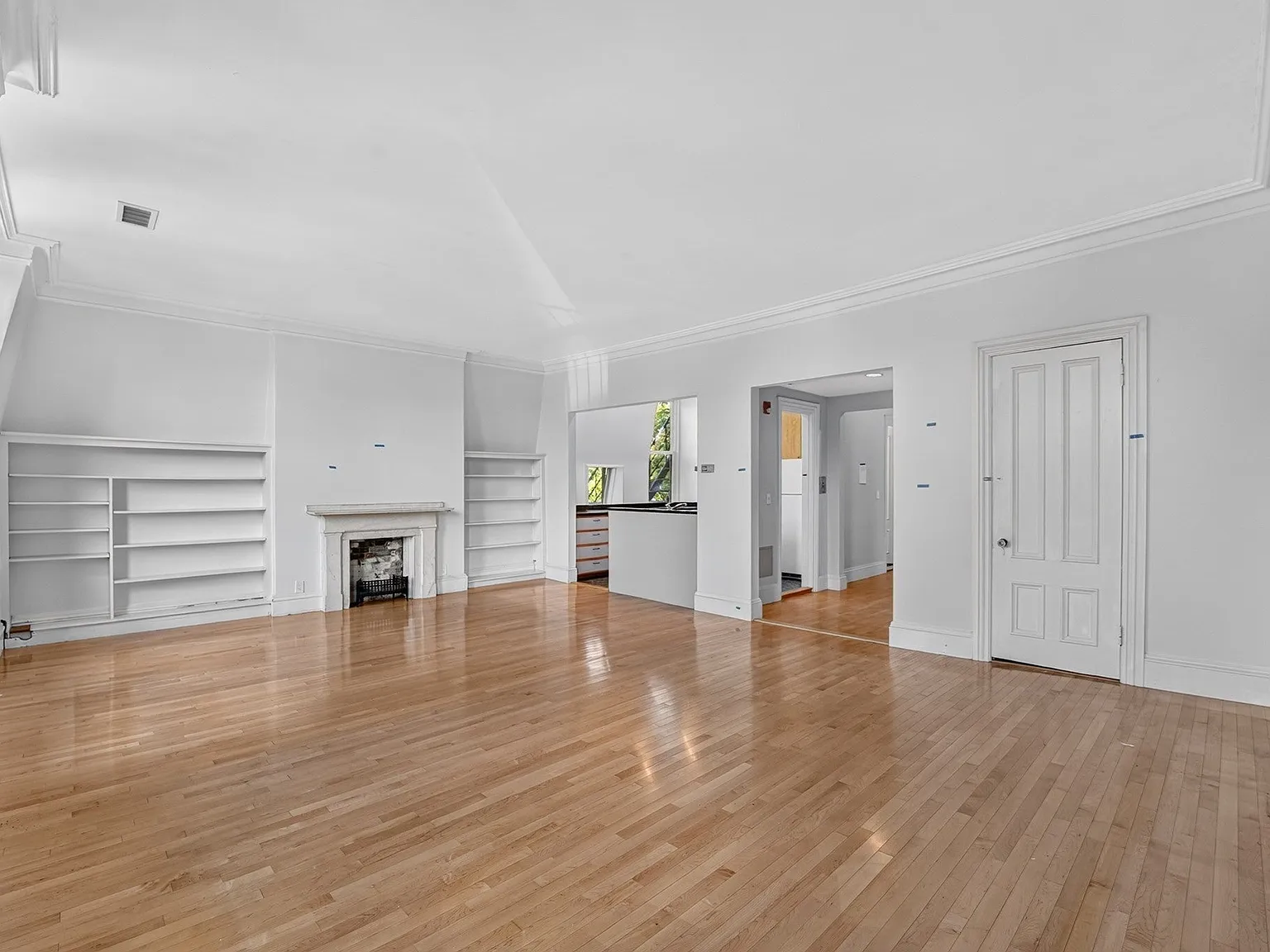 4 bed, 1885 sqft, $6,000 — Photo 2