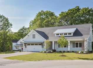 558 Artisan Row Ct, Douglas, MI 49406