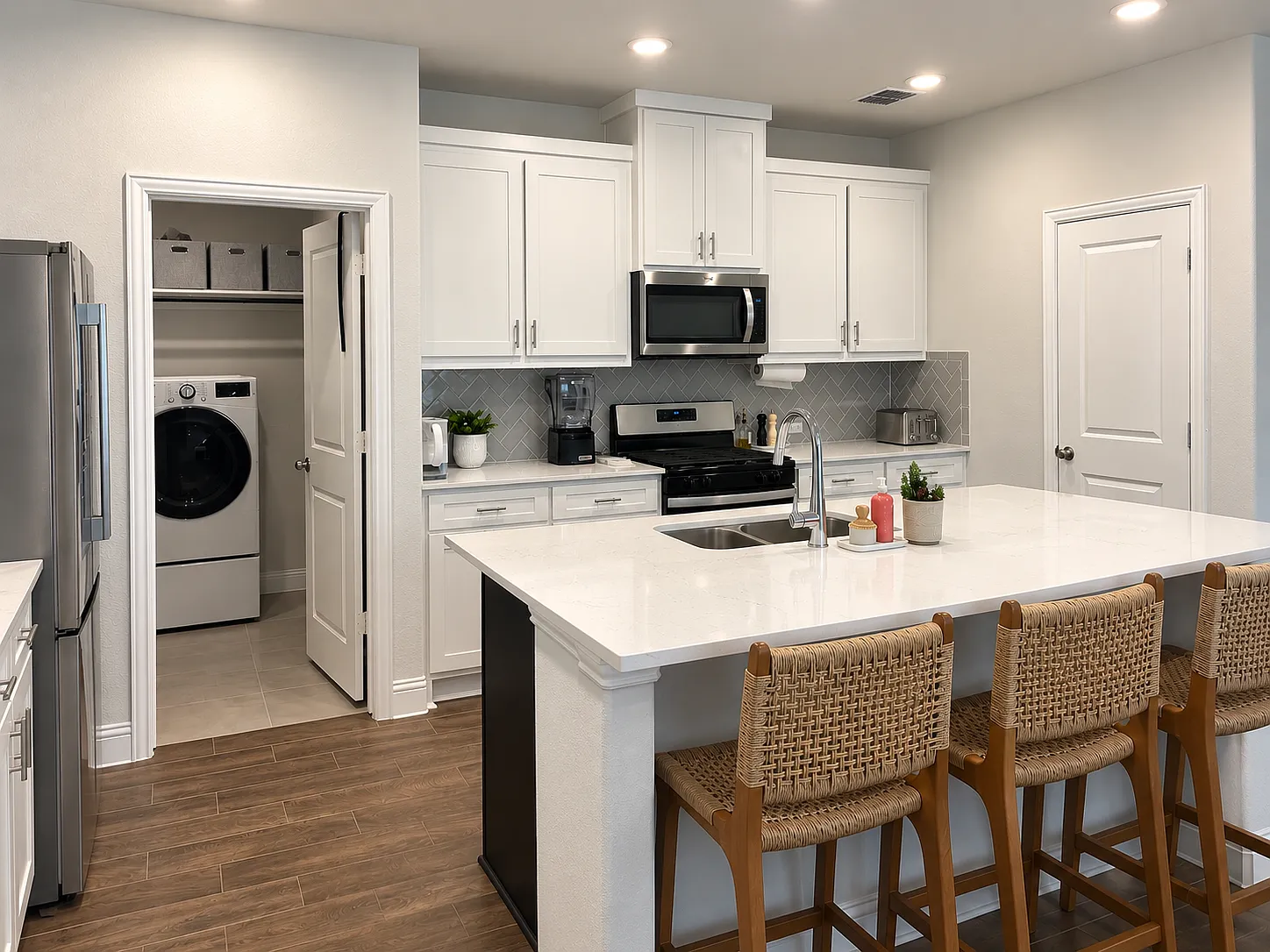 4 bed, 2.5 bath, 2255 sqft, $2,500 — Photo 2