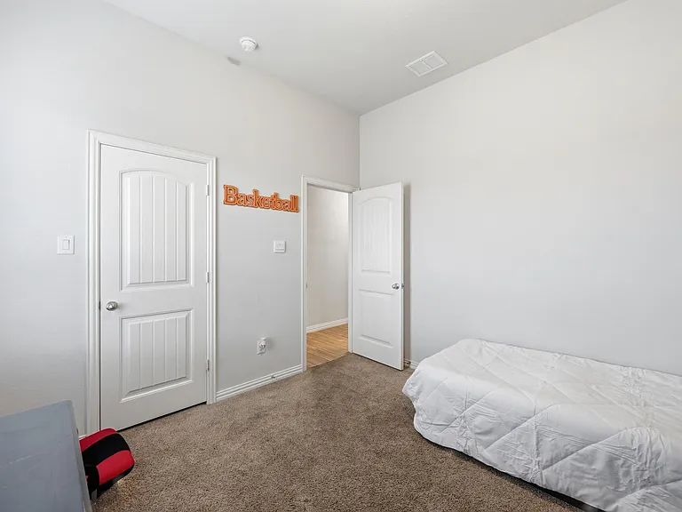 196 Lady Bird Dr — Photo 25