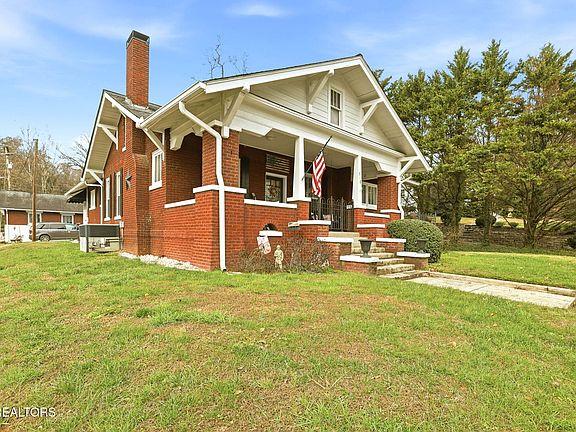 2nd image of 518 N Main St