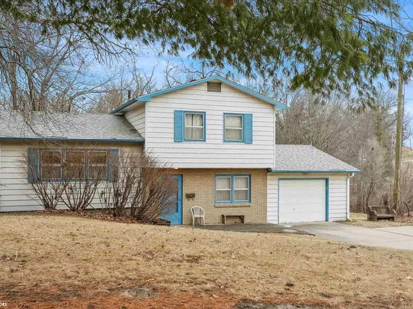 909 S 5th St, Knoxville, IA 50138