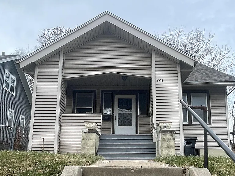 2548 N 48th Ave — Photo 1