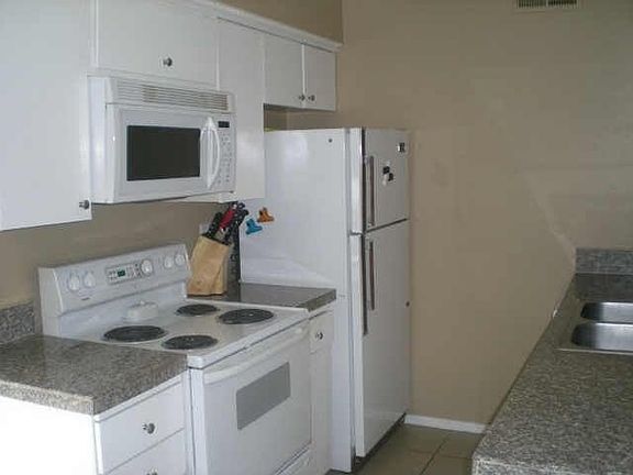 5th image of 10212 Regal Oaks Dr #D