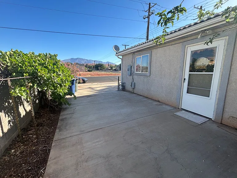 278 E 300 N — Photo 20