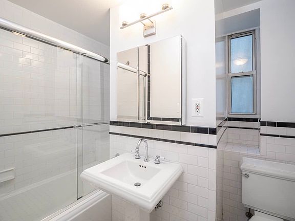 5th image of 106 E 19th St Fl 11