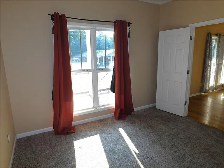 1005 Linam St SE — Photo 5