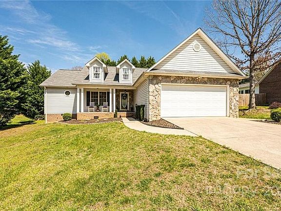 3rd image of 3311 46th Avenue Ln NE