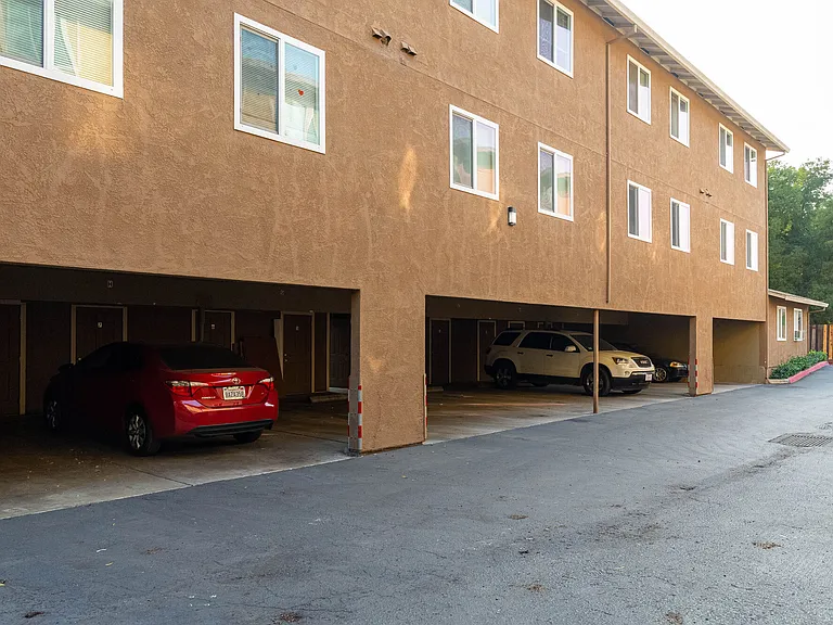 Alderwood Park Apartments — Photo 13